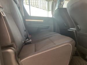 Toyota Hilux 2.4GD-6 double cab Raider manual - Image 17