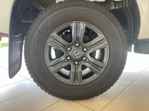 Toyota Hilux 2.4GD-6 double cab Raider manual - Image 20