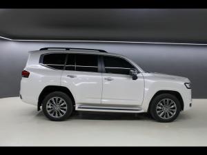 Toyota Land Cruiser 300 3.3D ZX - Image 3