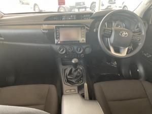 Toyota Hilux 2.4GD-6 single cab Raider manual - Image 6