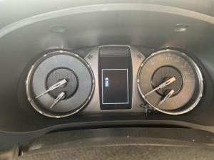 Toyota Hilux 2.4GD-6 single cab Raider manual - Image 11