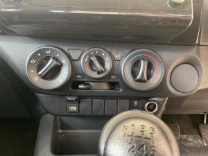 Toyota Hilux 2.4GD-6 single cab Raider manual - Image 16