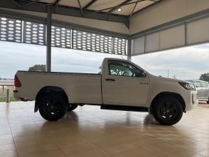 Toyota Hilux 2.4GD-6 single cab Raider manual - Image 3