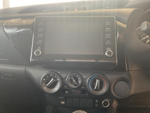 Toyota Hilux 2.4GD-6 single cab Raider manual - Image 14