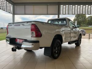 Toyota Hilux 2.4GD-6 single cab Raider manual - Image 2
