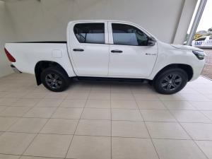 Toyota Hilux 2.4GD-6 double cab Raider manual - Image 3