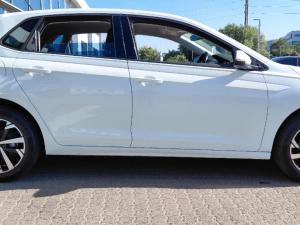 Volkswagen Polo 1.0 TSI Life - Image 21