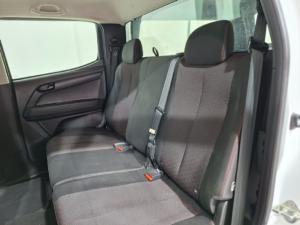 Isuzu D-Max 250 double cab 4x4 Hi-Ride - Image 10