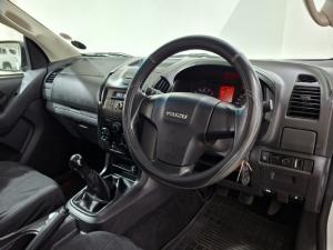 Isuzu D-Max 250 double cab 4x4 Hi-Ride - Image 12