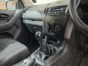Isuzu D-Max 250 double cab 4x4 Hi-Ride - Image 8