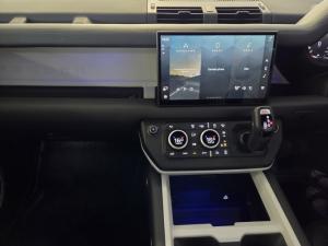Land Rover Defender 110 D350 X-Dynamic HSE - Image 10