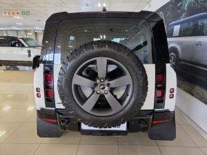 Land Rover Defender 110 D350 X-Dynamic HSE - Image 6