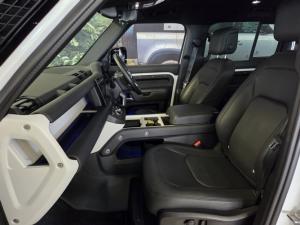 Land Rover Defender 110 D350 X-Dynamic HSE - Image 7