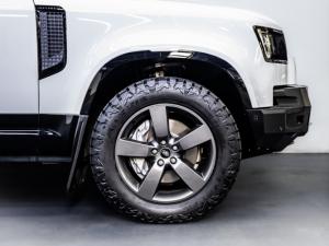 Land Rover Defender 110 D350 X-Dynamic HSE - Image 7