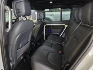 Land Rover Defender 110 D350 X-Dynamic HSE - Image 8