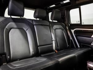 Land Rover Defender 110 D300 X-Dynamic HSE - Image 12