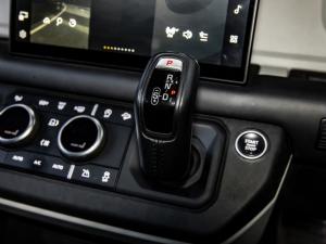 Land Rover Defender 110 D300 X-Dynamic HSE - Image 20