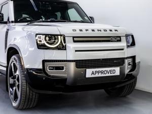 Land Rover Defender 110 D300 X-Dynamic HSE - Image 3