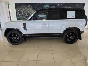 Land Rover Defender 110 D300 X-Dynamic HSE - Image 3