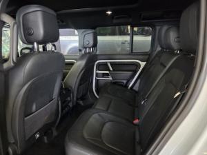 Land Rover Defender 110 D300 X-Dynamic HSE - Image 6