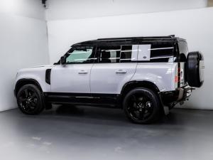 Land Rover Defender 110 D300 X-Dynamic HSE - Image 7