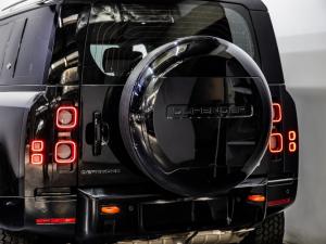 Land Rover Defender 110 D300 X - Image 10