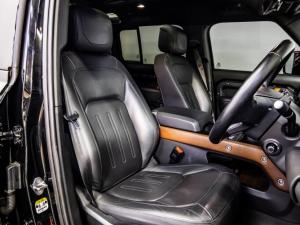 Land Rover Defender 110 D300 X - Image 11
