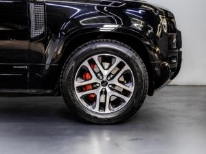 Land Rover Defender 110 D300 X - Image 4