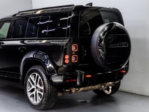 Land Rover Defender 110 D300 X - Image 8
