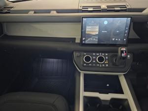 Land Rover Defender 110 D250 X-Dynamic SE - Image 6