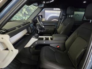 Land Rover Defender 110 D250 X-Dynamic SE - Image 9