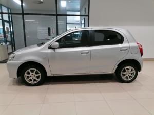 Toyota Etios hatch 1.5 Sprint - Image 2