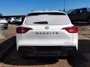 Nissan Magnite 1.0 Move panel van - Image 4