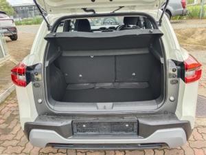 Nissan Magnite 1.0 Visia auto - Image 12