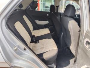 Hyundai Venue 1.2 Premium - Image 9