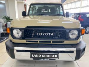 Toyota Land Cruiser 76 2.8GD-6 station wagon LX manual - Image 2