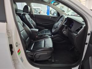 Hyundai Tucson 2.0 Premium auto - Image 12
