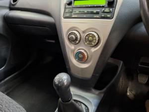 Toyota Yaris 1.3 sedan T3 - Image 12