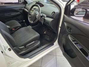 Toyota Yaris 1.3 sedan T3 - Image 8