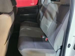 Toyota Hilux 4.0 V6 double cab Raider Dakar edition - Image 10