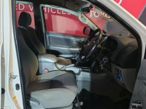 Toyota Hilux 4.0 V6 double cab Raider Dakar edition - Image 11