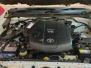 Toyota Hilux 4.0 V6 double cab Raider Dakar edition - Image 20