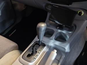 Toyota Hilux 4.0 V6 double cab Raider Dakar edition - Image 8