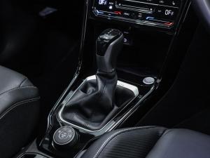 Volkswagen T-Roc 2.0TSI 4Motion R-Line - Image 22