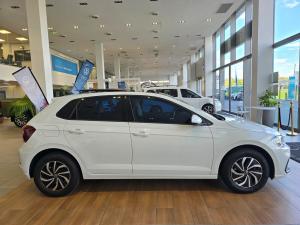 Volkswagen Polo hatch 1.0TSI Life auto - Image 6