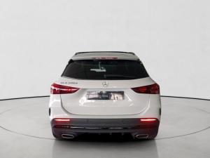 Mercedes-Benz GLA GLA200d Progressive - Image 6