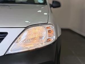 Nissan NP200 1.6i safety pack (aircon) - Image 11