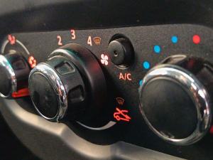 Nissan NP200 1.6i safety pack (aircon) - Image 25