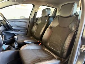 Renault Clio IV 900 T Dynamique 5-Door - Image 11