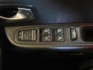 Renault Clio IV 900 T Dynamique 5-Door - Image 20